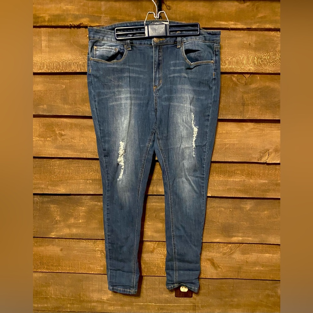 Women’s Mudd FLX Distressed Skinny Jeans